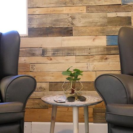 Spacious 6 Bed Home Near City & Albion Stadium Perfect For Contractors! 버밍엄 외부 사진