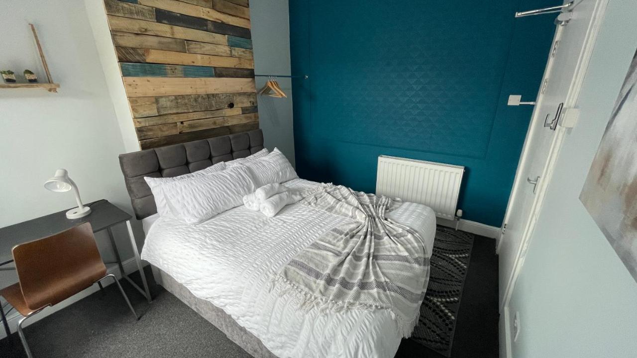 Spacious 6 Bed Home Near City & Albion Stadium Perfect For Contractors! 버밍엄 외부 사진