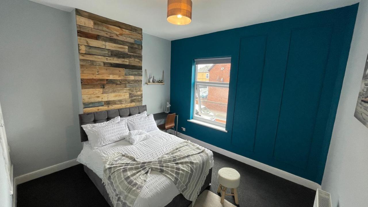 Spacious 6 Bed Home Near City & Albion Stadium Perfect For Contractors! 버밍엄 외부 사진