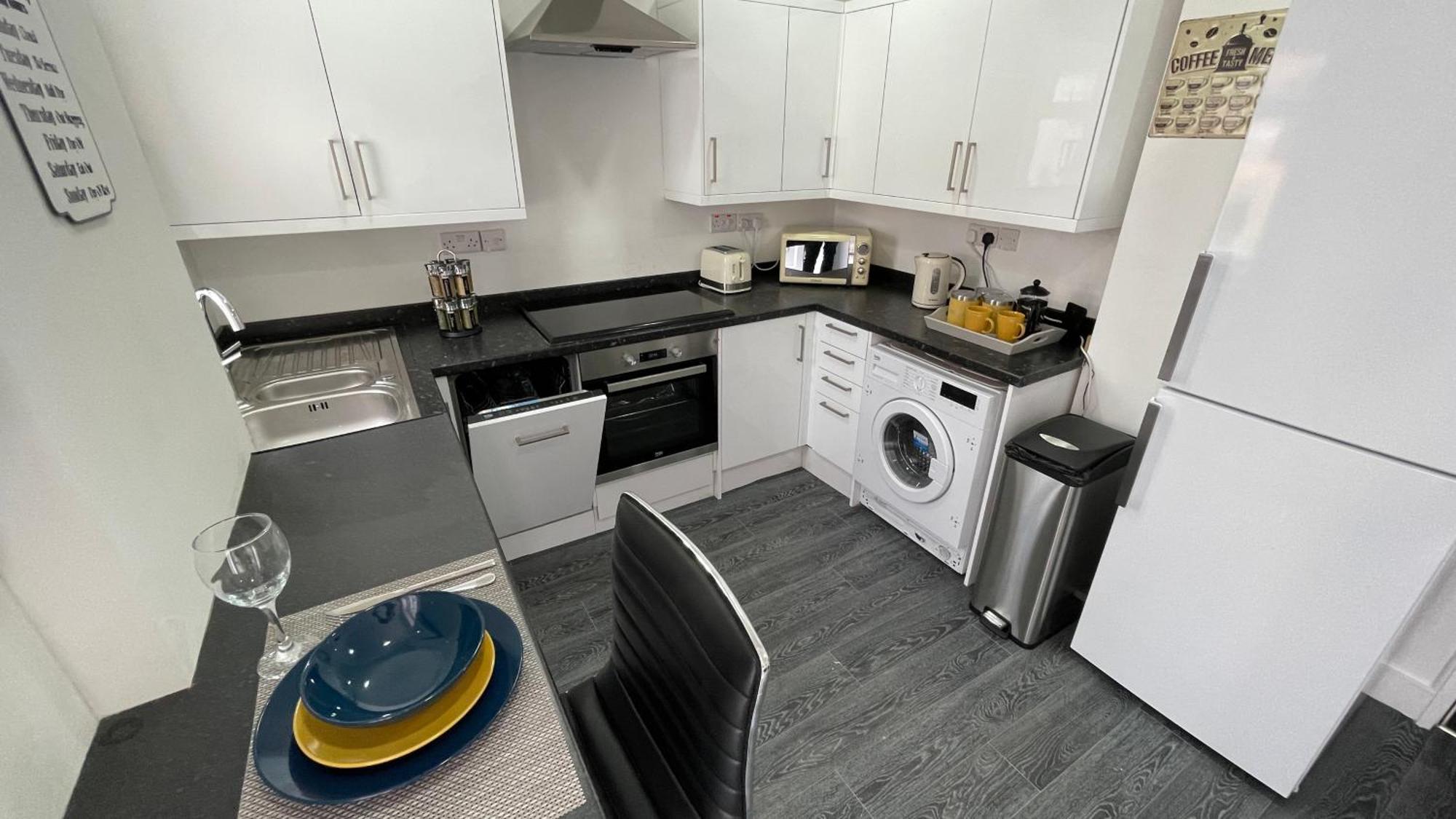 Spacious 6 Bed Home Near City & Albion Stadium Perfect For Contractors! 버밍엄 외부 사진
